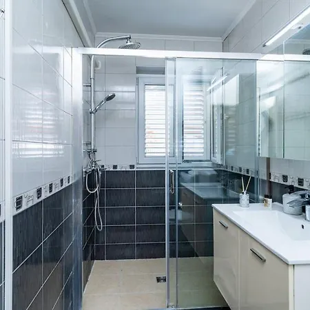 Two-bedroom Victory Appartamento Ragusa