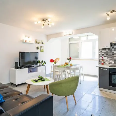 Two-bedroom Victory Appartamento Ragusa