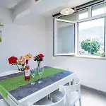 Two-bedroom Victory